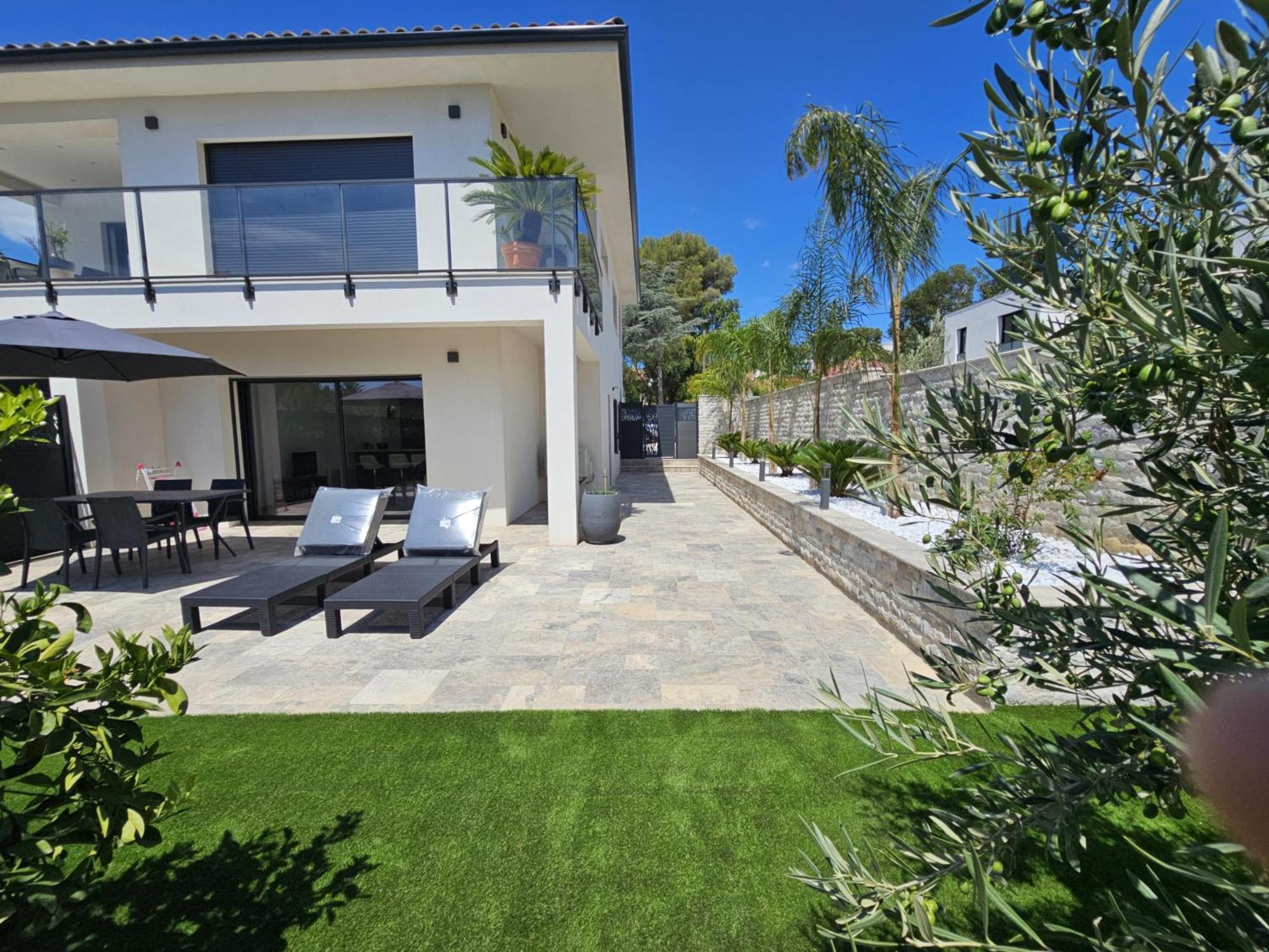 Etoile Du Berger Saint Aygulf 3 Villas Et 4 Appartements Jardin Individuel Et Piscine Chauffee En Saison - La Mer Et Les Plages 450 M Exterior foto